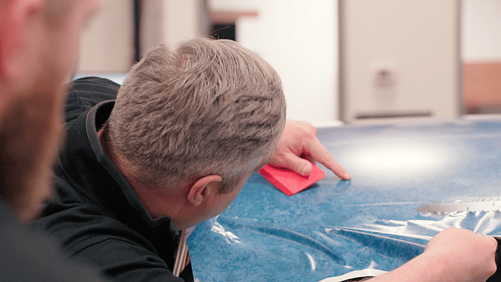 applying air-egress vinyl wrap